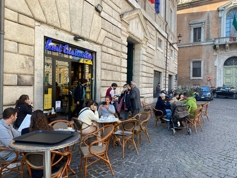 Italien, Kaffee, Kultur, Espresso, Cappuccino, Bar, Bialetti, Moka Express, Herdkocher, Espressokocher, Moka, Mokakännchen,kräftiger Kaffee, specialty coffee